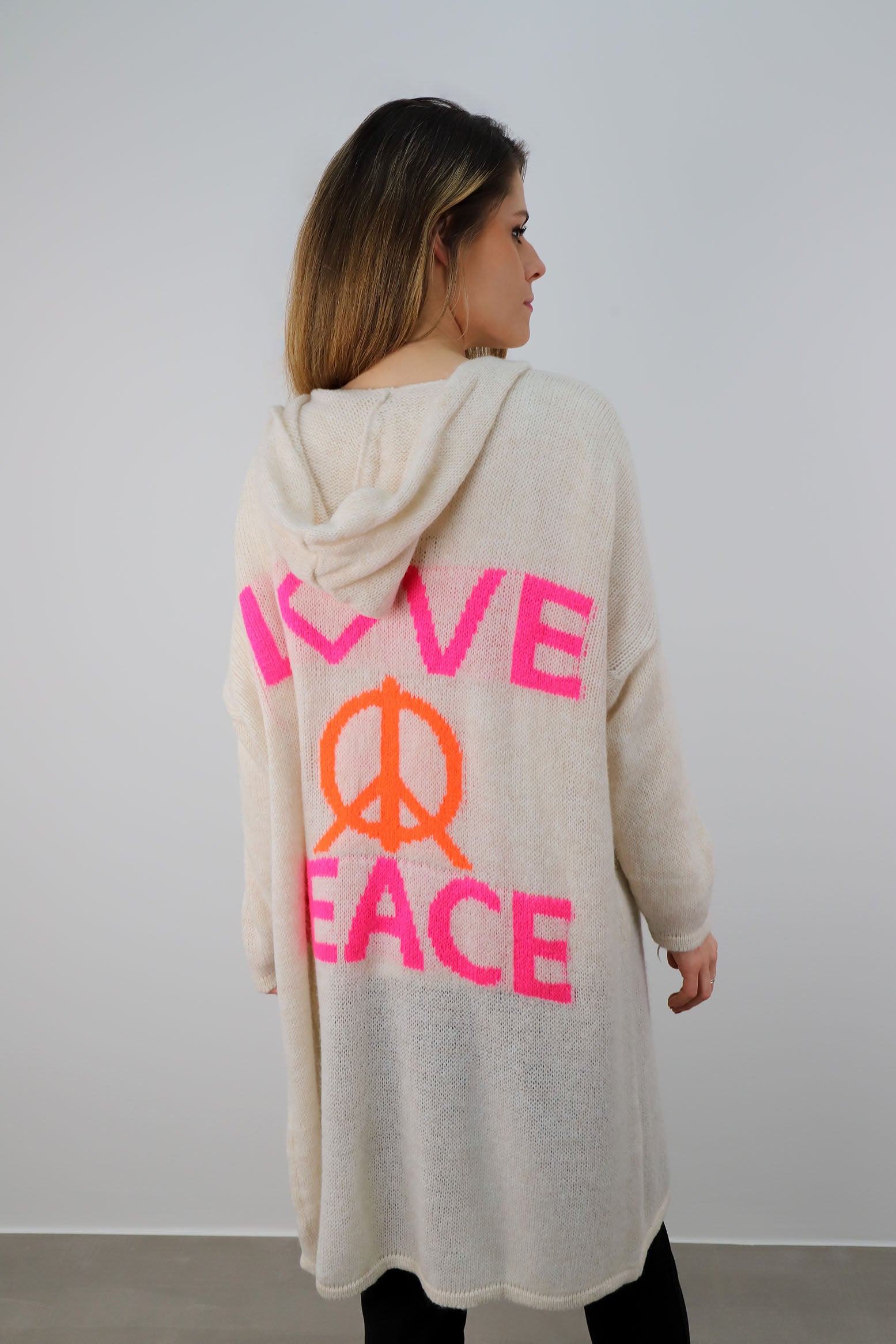 Strickjacke "Love & Peace" - Wollweiß