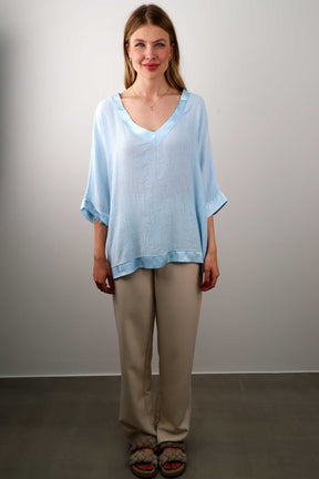 Bluse mit V-Neck- Hellblau