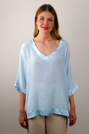 Bluse mit V-Neck- Hellblau