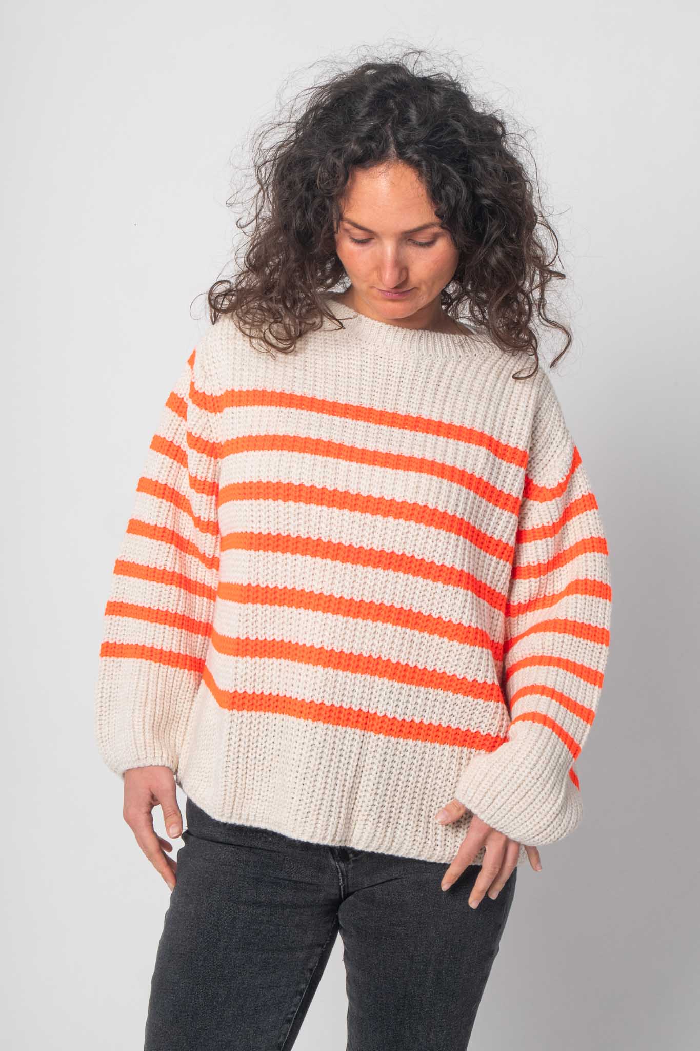 Flair - Pullover mit Streifenoptik - Weiß/Orange