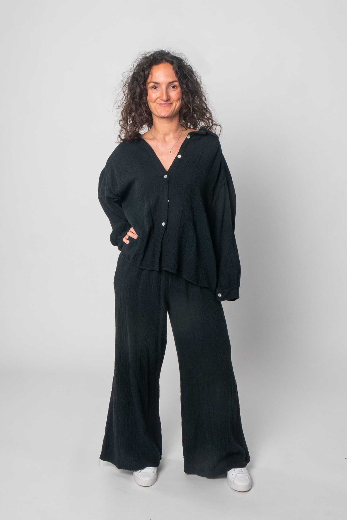 Lisa Style - Musselin Zweiteiler (Bluse mit Hose) - Schwarz