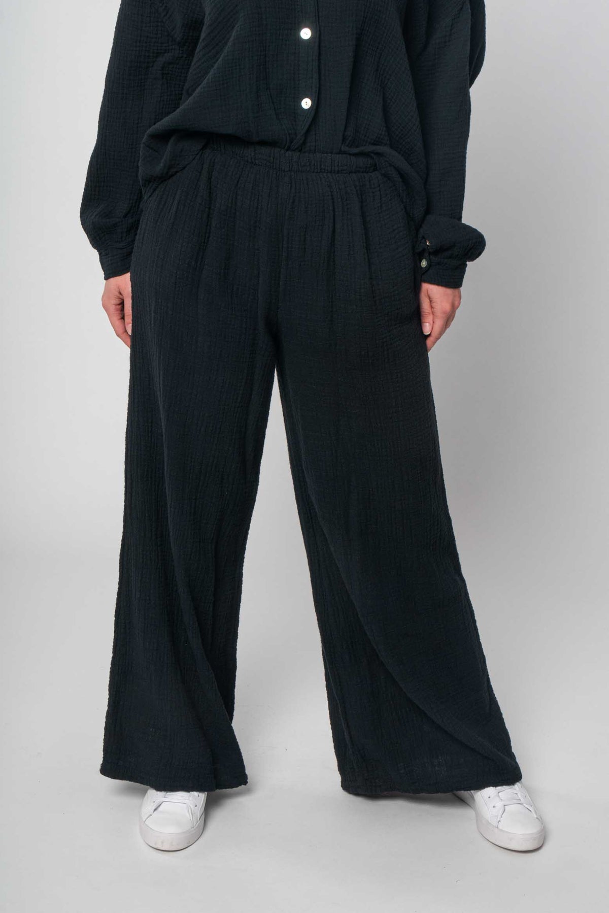 Lisa Style - Musselin Zweiteiler (Bluse mit Hose) - Schwarz