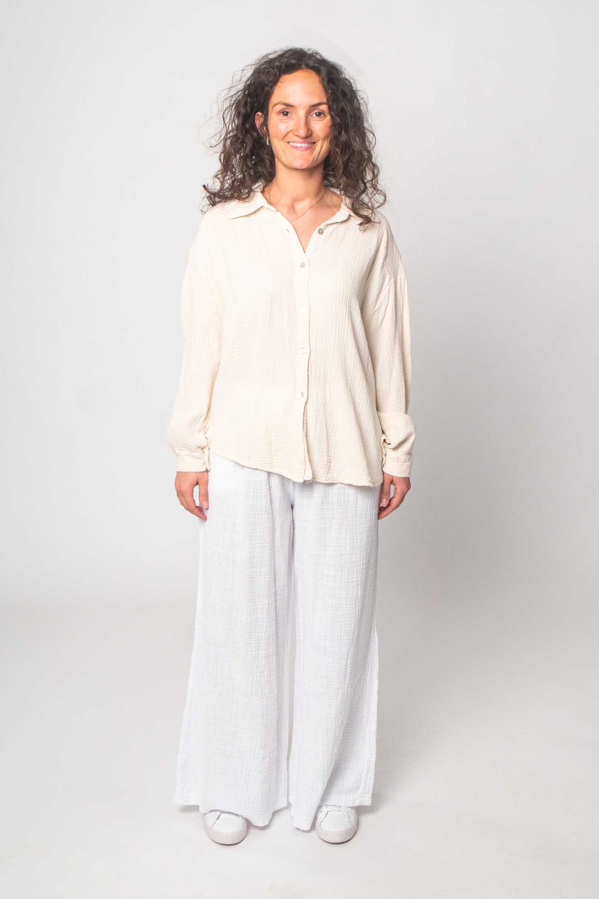 Musselin Zweiteiler (Bluse mit Hose) - Creme/Weiß