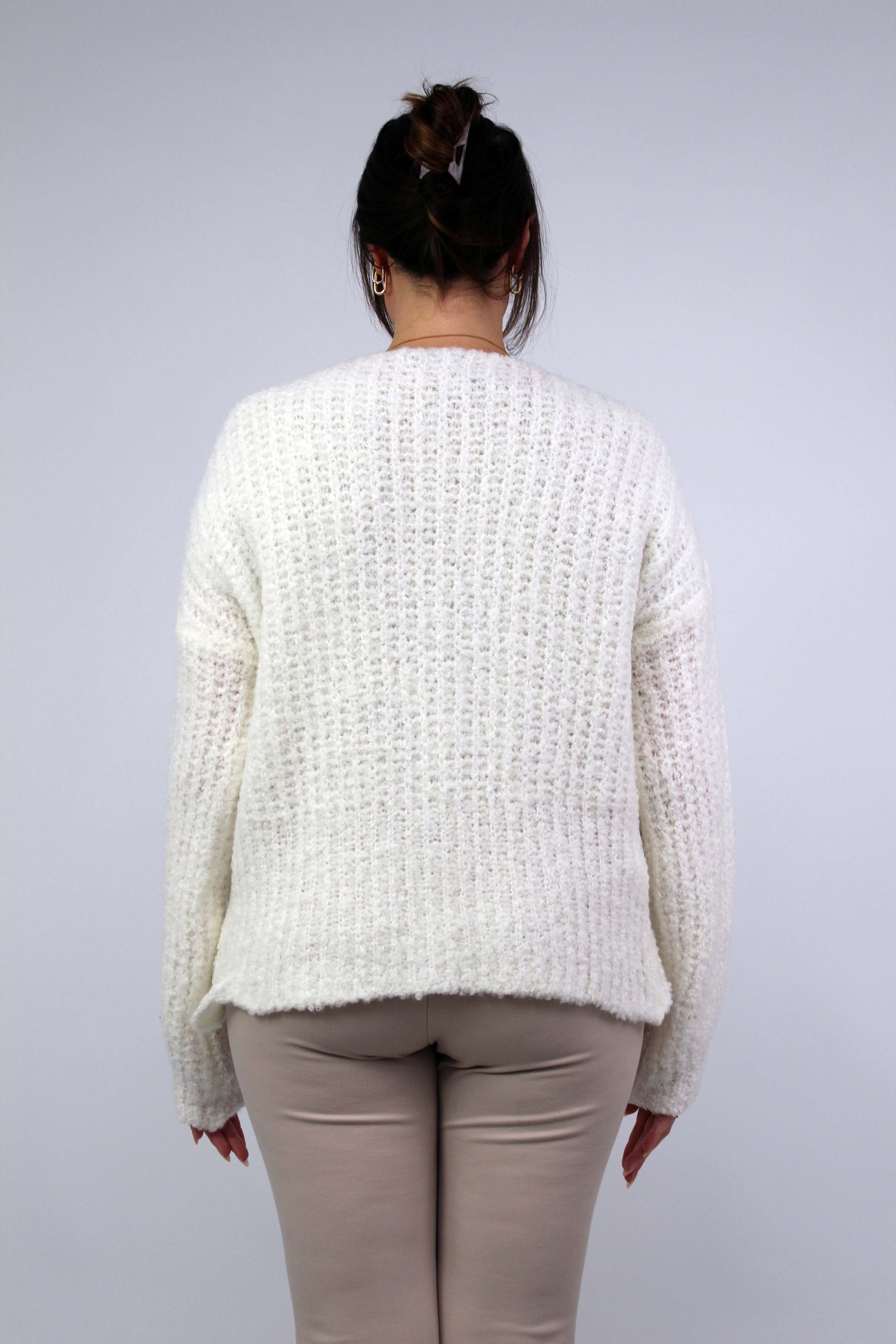 Strickjacke "bouclée" mit Knöpfen - Wollweiß