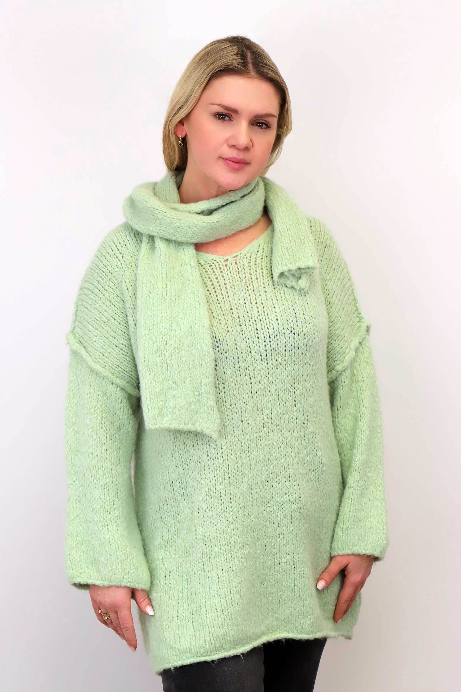 Pullover "Oversize" mit Schal - Hellgrün