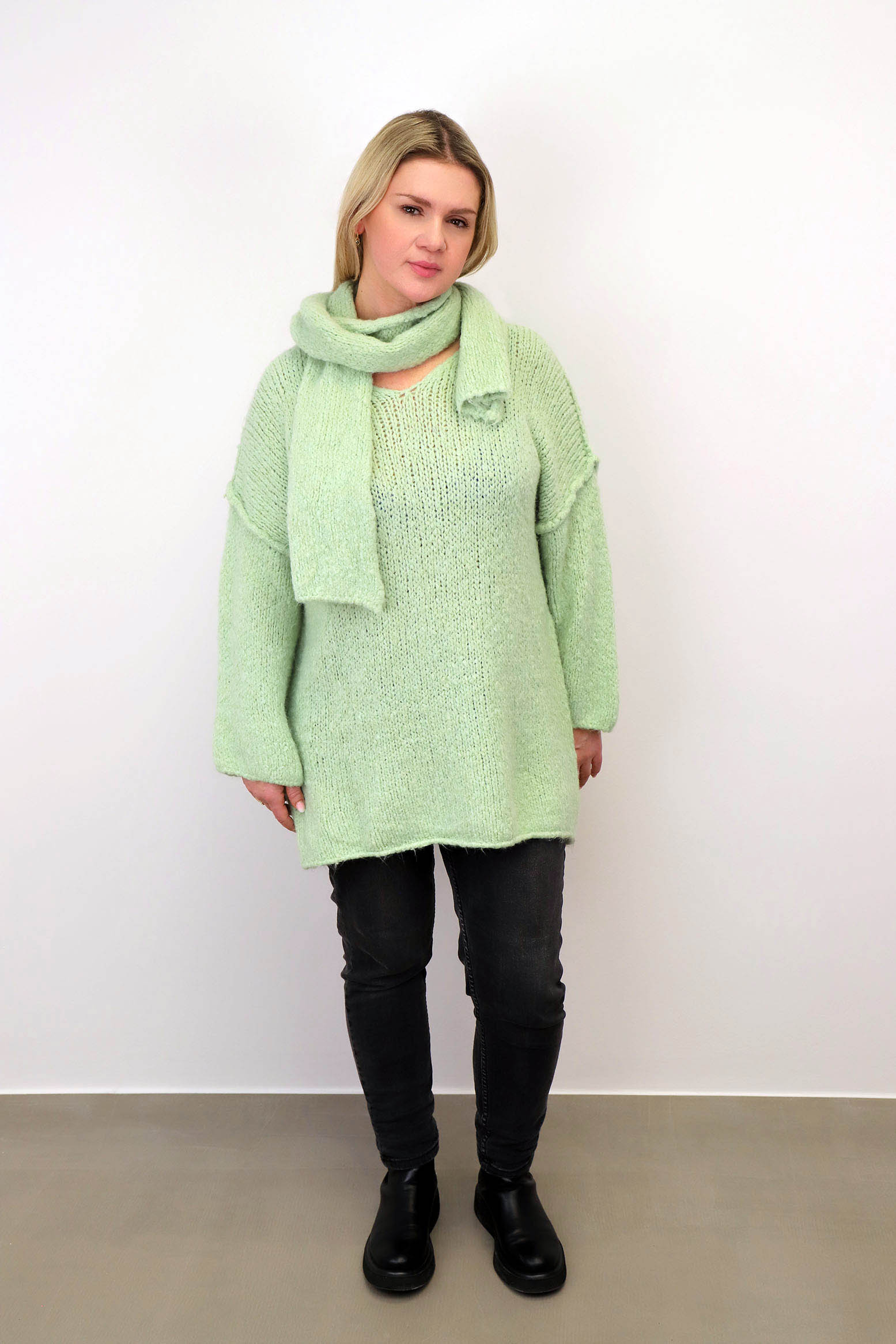 Pullover "Oversize" mit Schal - Hellgrün