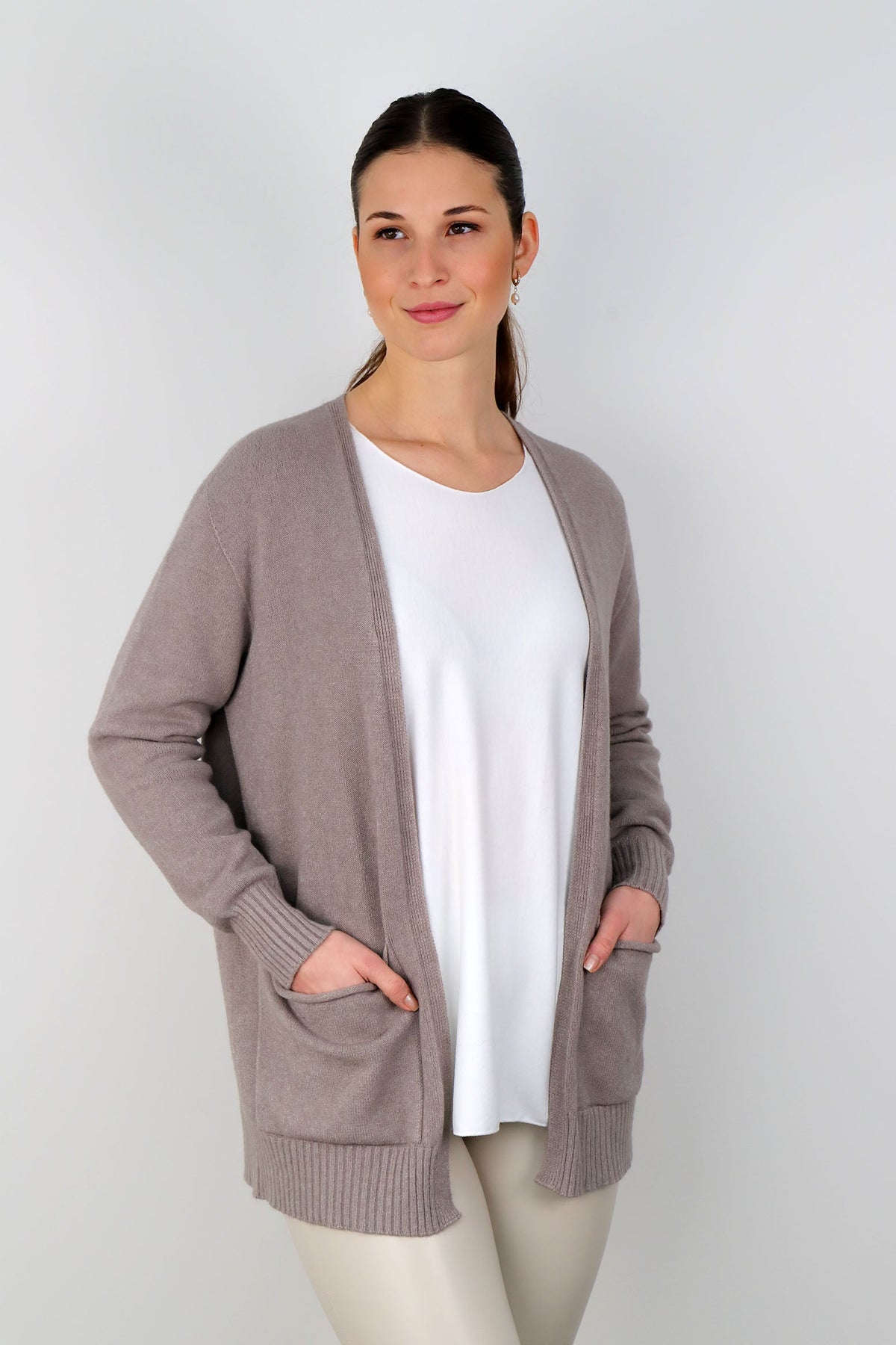 Strickjacke Basic mit Taschen - Taupe