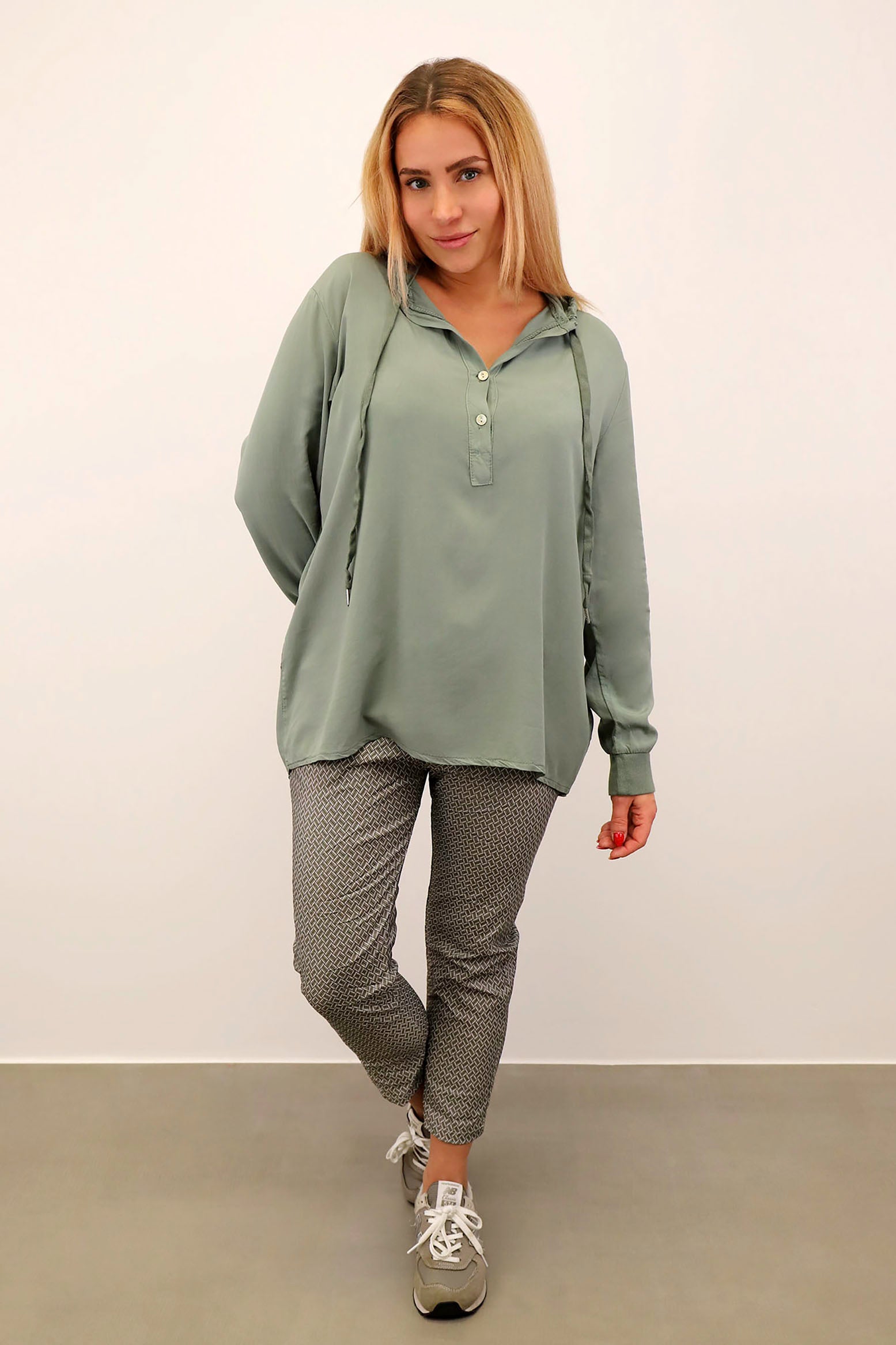 Zwillingsherz Komfort-Bluse mit Kapuze - Khaki